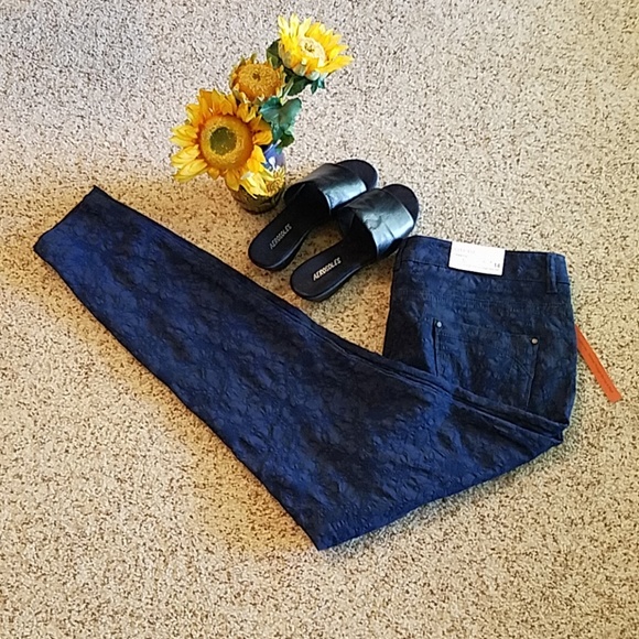 Dalia Collection Pants - Dalia Collection NWT City Fit blue jacquard leggings